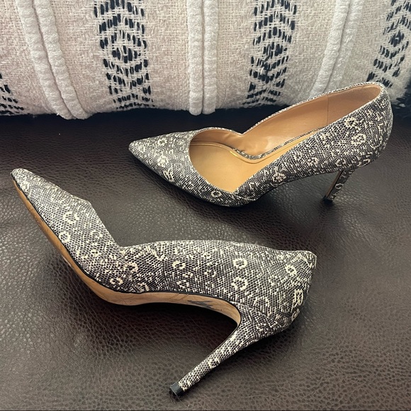 Enzo Angiolini faux snakeskin Pumps! LIKE NEW! - Picture 6 of 10